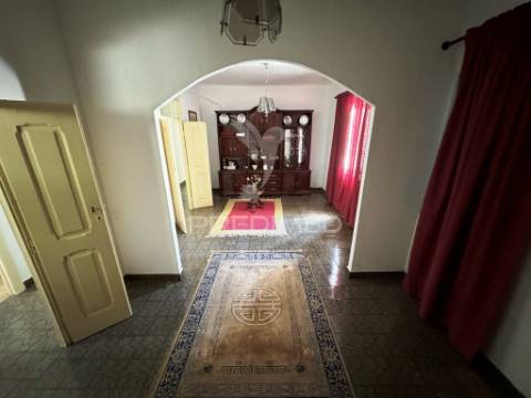 Moradia bifamiliar em portalegre