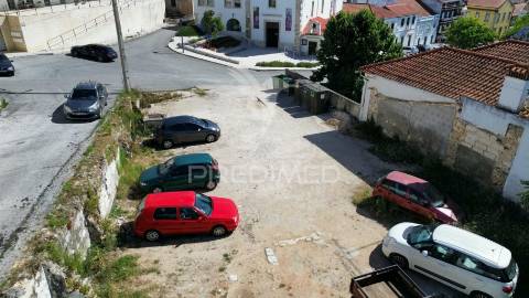 Terreno urbano no centro da vila de pernes / santarém
