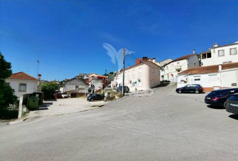 Terreno urbano no centro da vila de pernes / santarém