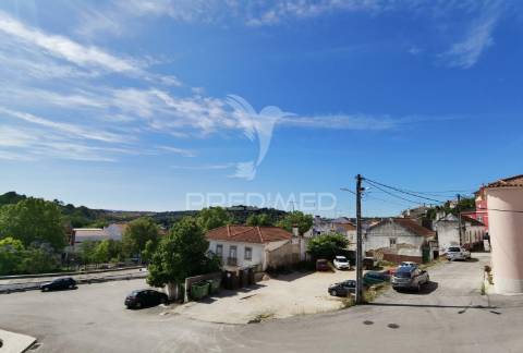 Terreno urbano no centro da vila de pernes / santarém