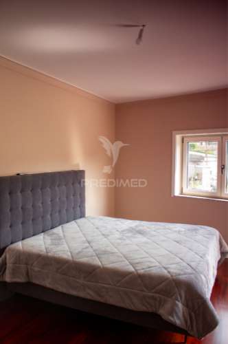 Descubra este prédio versátil em lordelo, paredes!