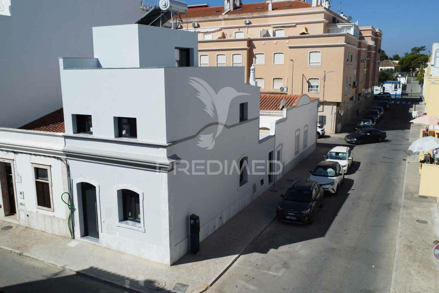 Moradia t2 nova, central, em vila real de santo antónio