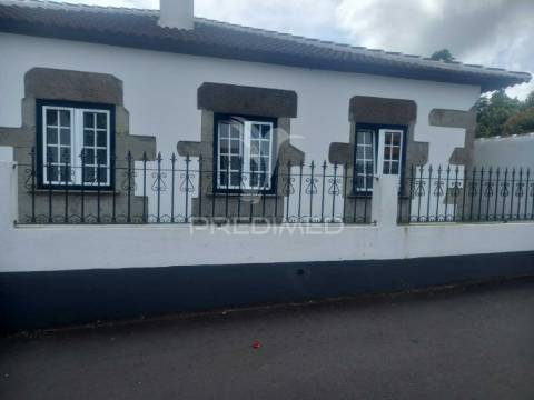 Moradia t3 na terra-chã