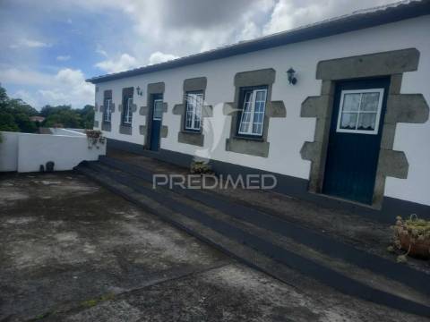 Moradia t3 na terra-chã