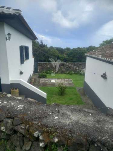 Moradia t3 na terra-chã