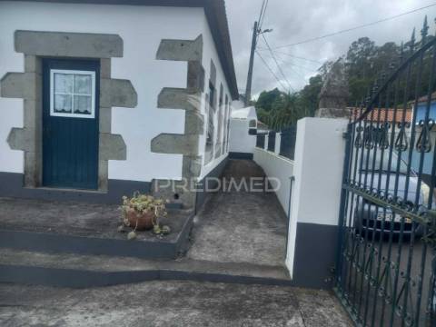 Moradia t3 na terra-chã