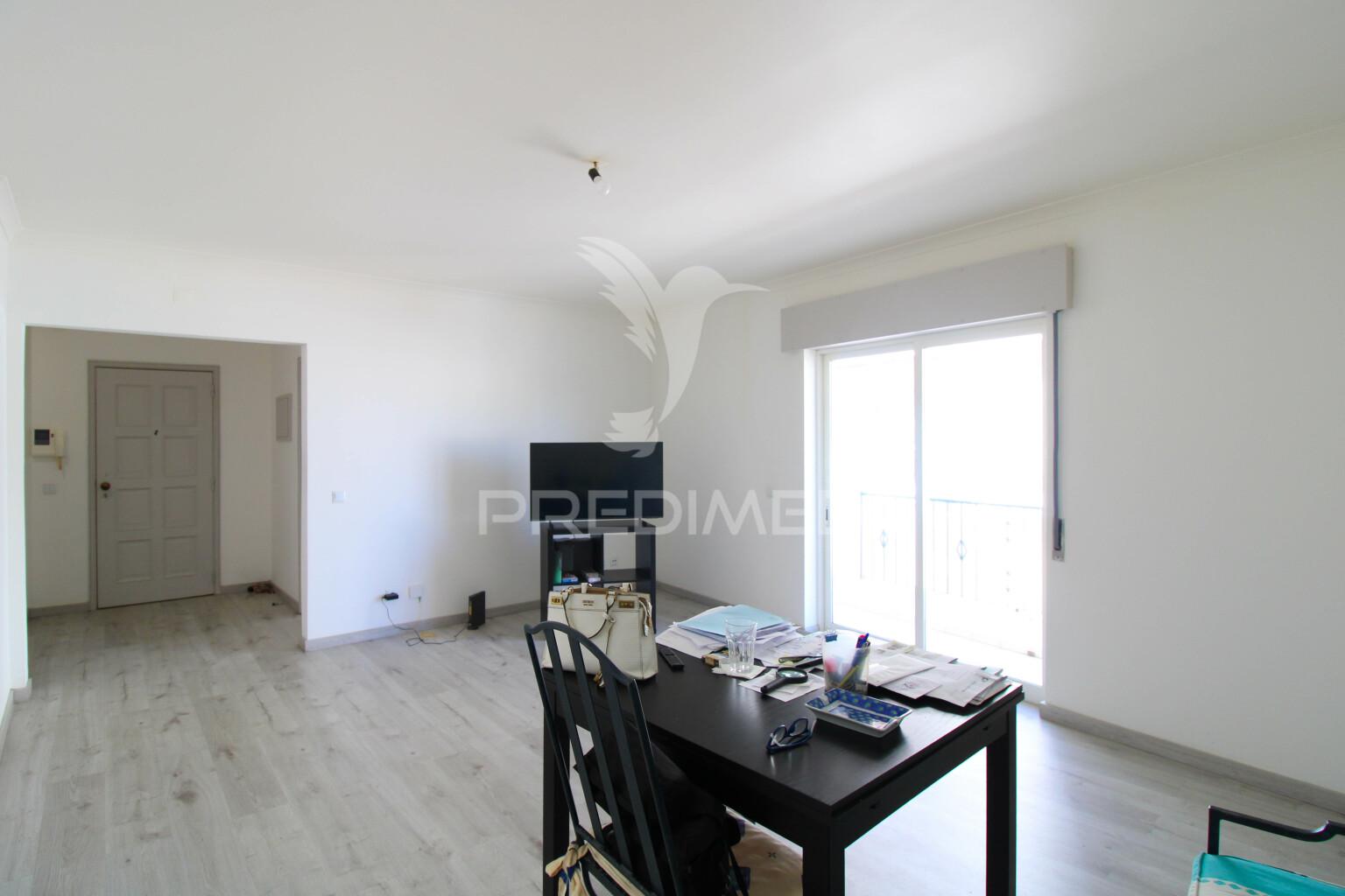 Apartamento t3 renovado em olhão