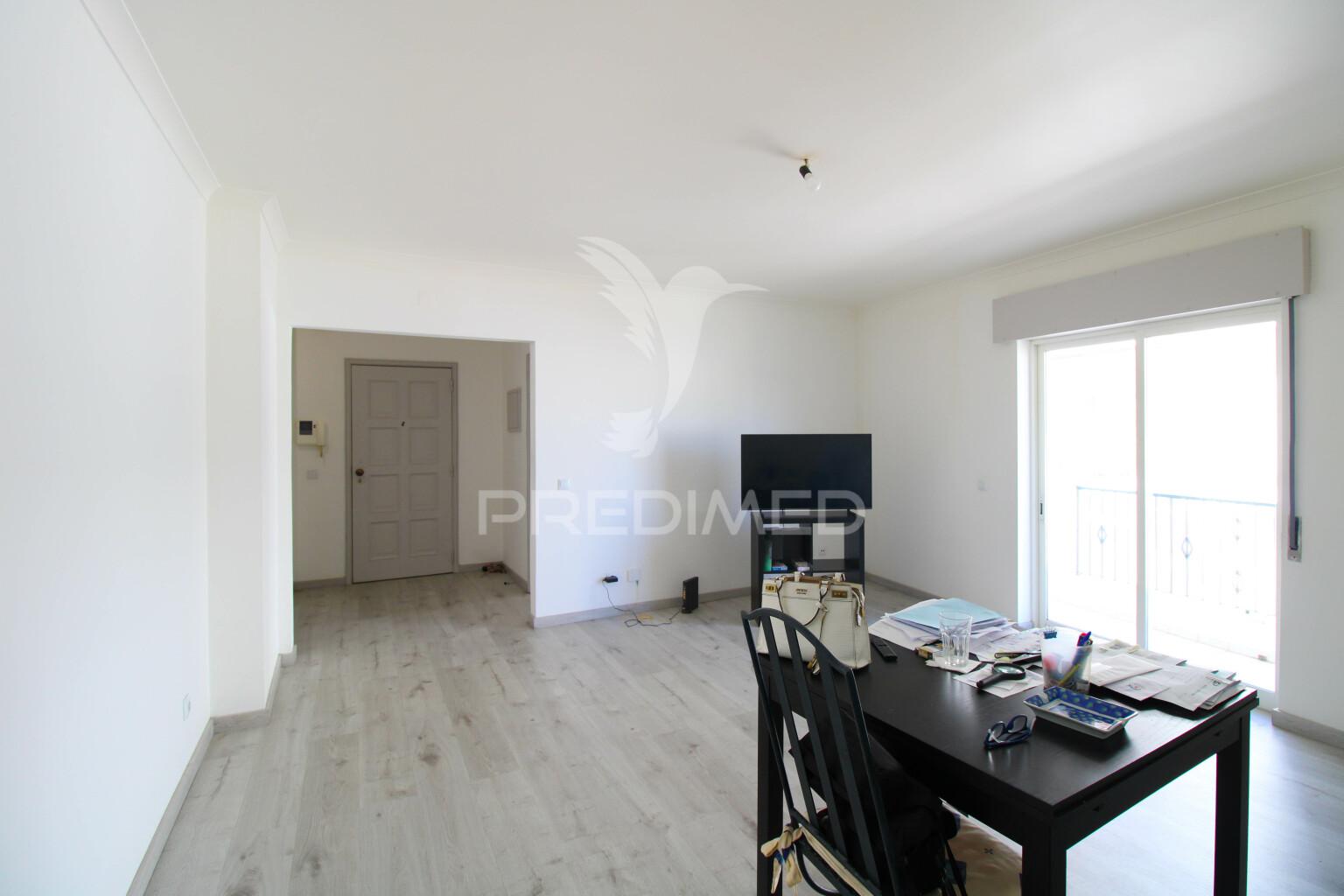 Apartamento t3 renovado em olhão