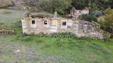 Quinta para reabilitar em fuinhas, fornos de algodres