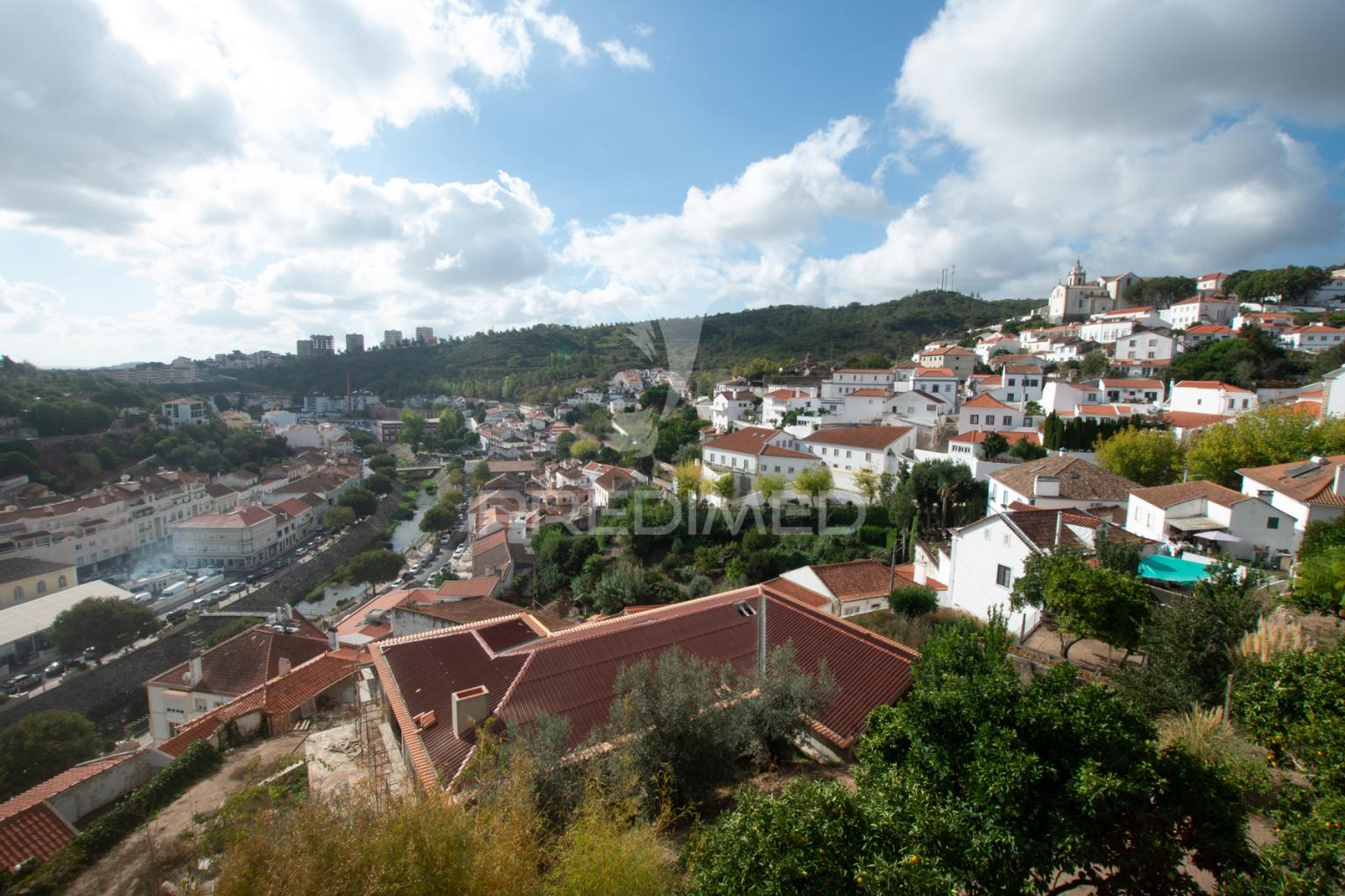 Terreno urbano para moradias - alenquer