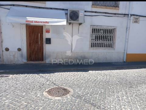 Espaço comercial na praça da república