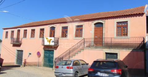 Casa centenária no alto douro vinhateiro
