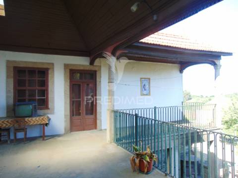 Casa centenária no alto douro vinhateiro