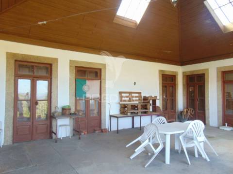 Casa centenária no alto douro vinhateiro