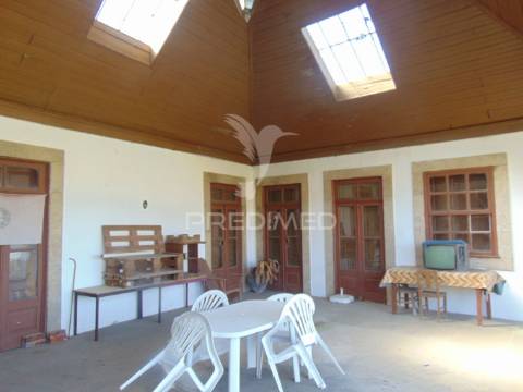 Casa centenária no alto douro vinhateiro