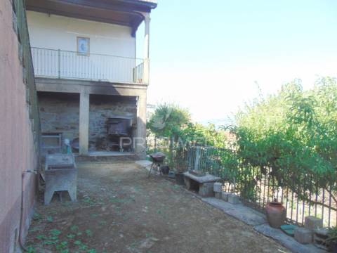 Casa centenária no alto douro vinhateiro