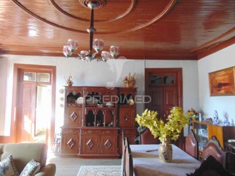 Casa centenária no alto douro vinhateiro