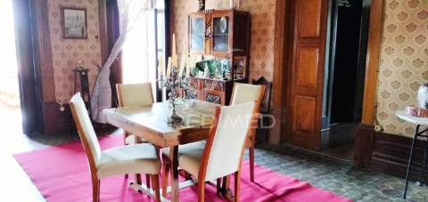 Casa centenária no alto douro vinhateiro