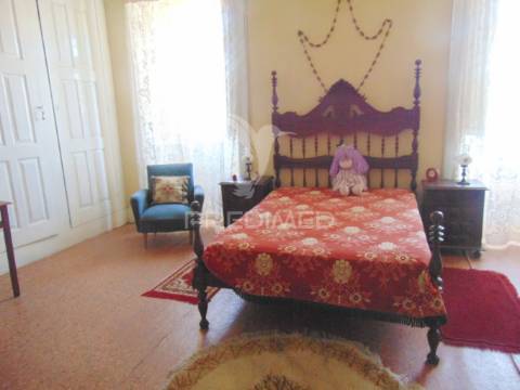 Casa centenária no alto douro vinhateiro