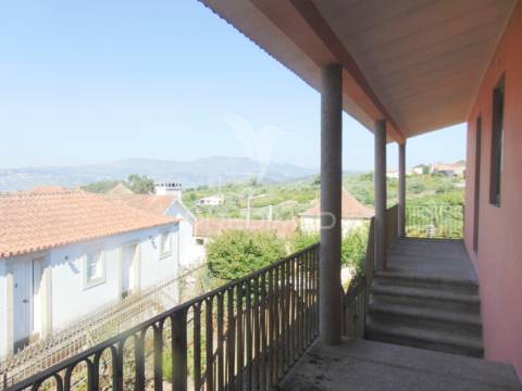 Casa centenária no alto douro vinhateiro