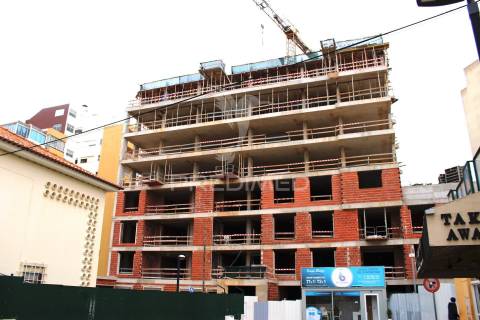 Apartamento t2+1 na primeira linha da praia da rocha