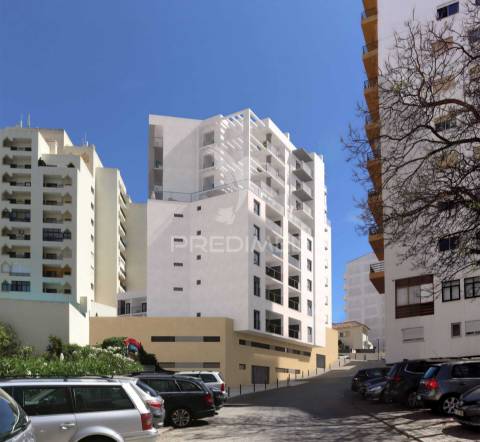 Apartamento t2+1 na primeira linha da praia da rocha