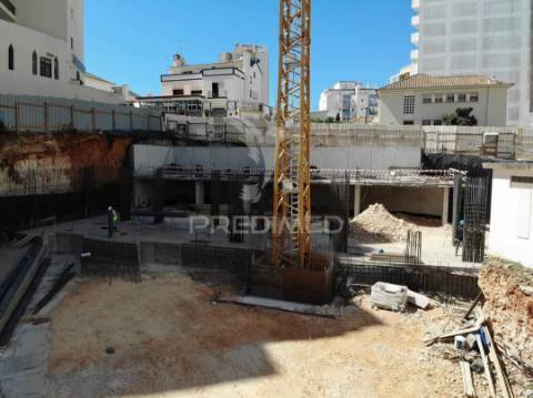 Apartamento t2+1 na primeira linha da praia da rocha