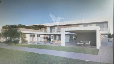 Moradia de luxo com projeto aprovado em fátima
