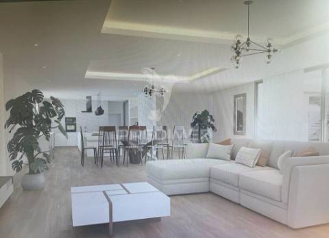 Moradia de luxo com projeto aprovado em fátima