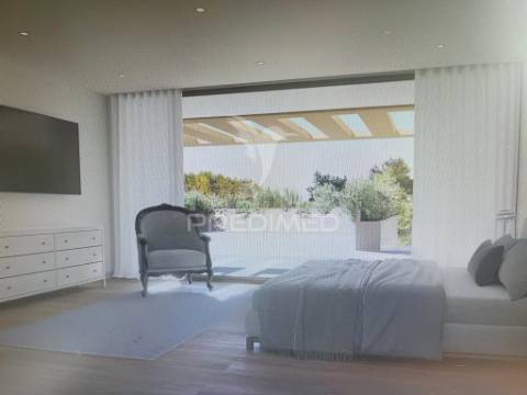 Moradia de luxo com projeto aprovado em fátima