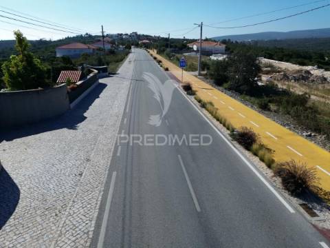 Moradia de luxo com projeto aprovado em fátima