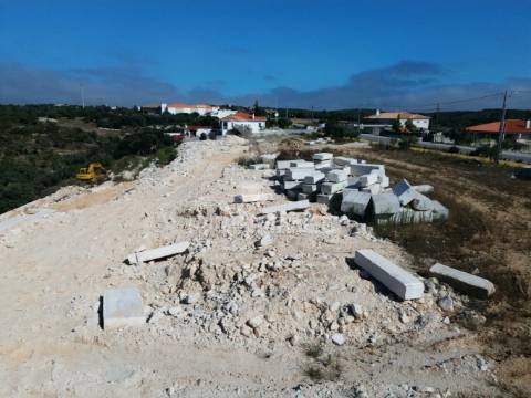 Moradia de luxo com projeto aprovado em fátima