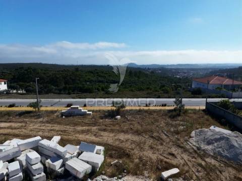 Moradia de luxo com projeto aprovado em fátima