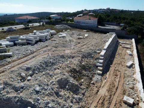 Moradia de luxo com projeto aprovado em fátima