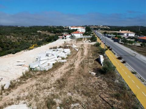 Moradia de luxo com projeto aprovado em fátima