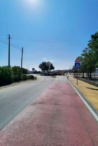 Moradia de luxo com projeto aprovado em fátima