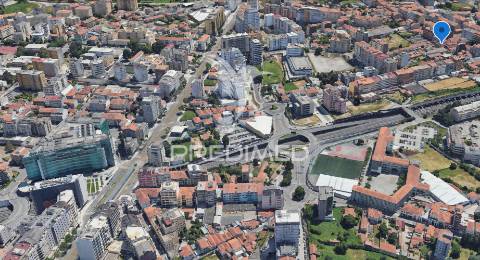 Prédio na rua soares dos reis