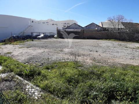 Terreno urbano na zona ribeirinha de olhão.