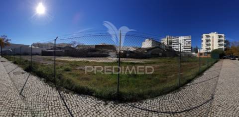 Terreno urbano na zona ribeirinha de olhão.