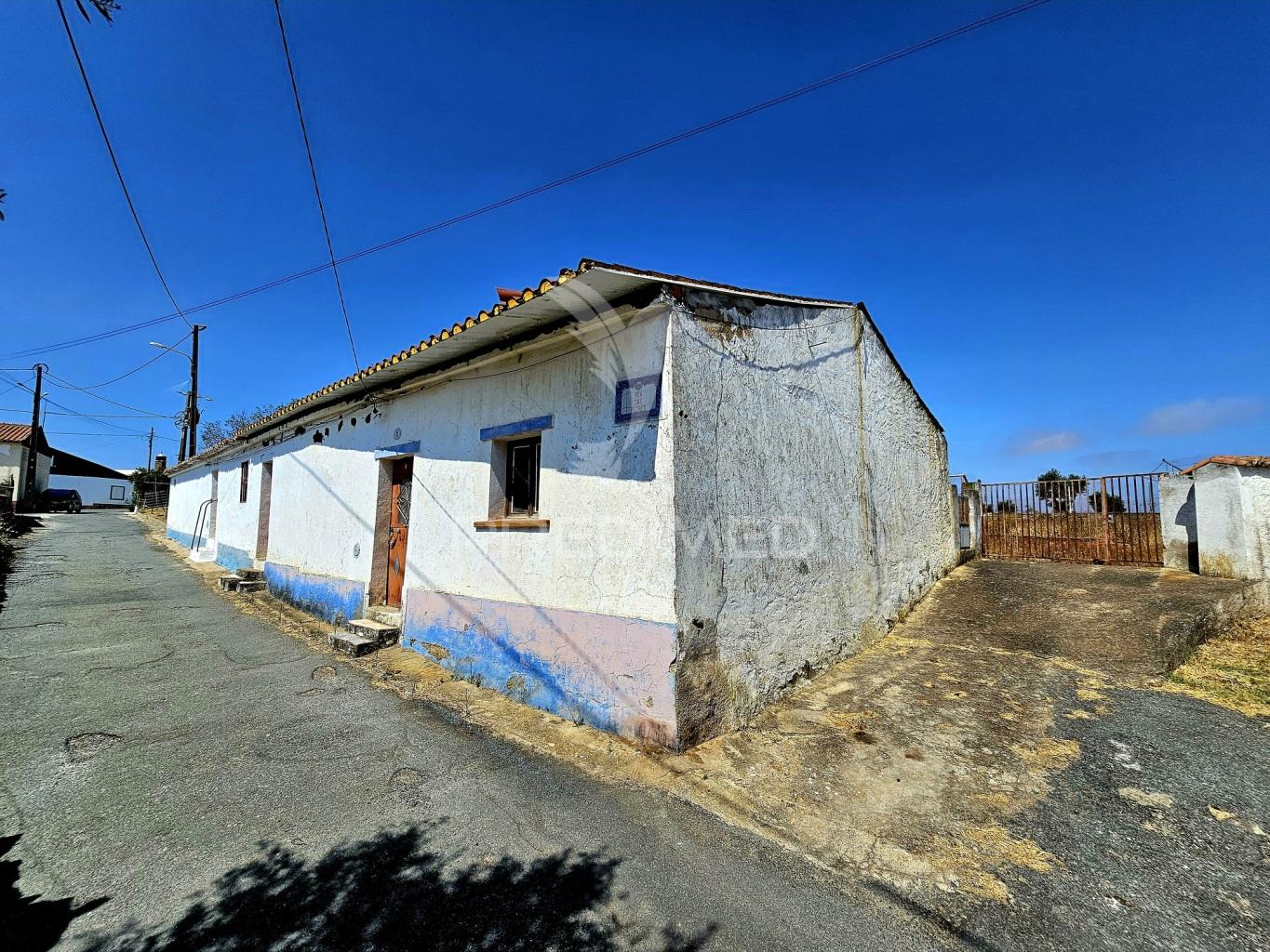 Moradia para reconstruir com terreno