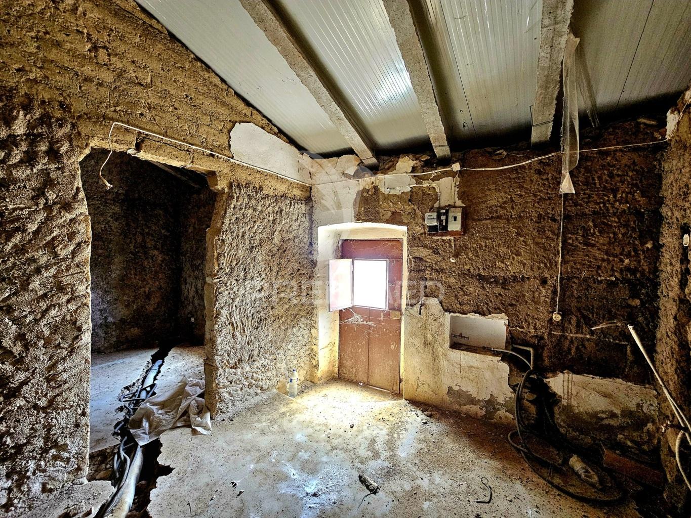 Moradia para reconstruir com terreno