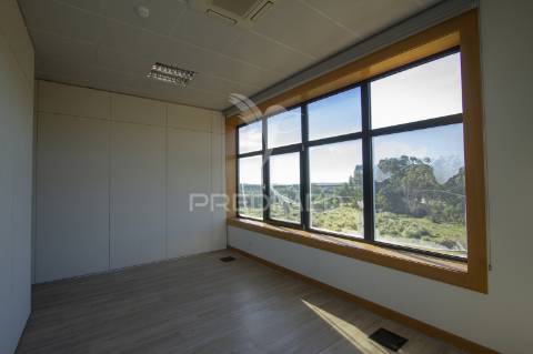 Centro de escritorios na beloura / sintra