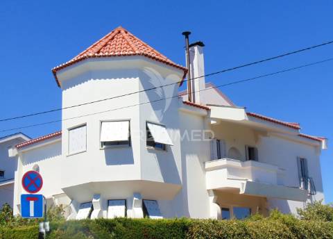 Vivenda c/ jardim junto ao hospital de lordelo - vila real