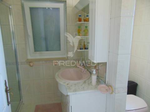 Vivenda c/ jardim junto ao hospital de lordelo - vila real