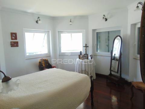 Vivenda c/ jardim junto ao hospital de lordelo - vila real