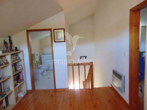 Vivenda c/ jardim junto ao hospital de lordelo - vila real