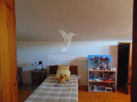 Vivenda c/ jardim junto ao hospital de lordelo - vila real