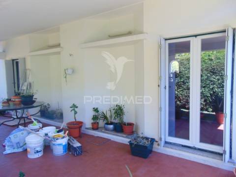 Vivenda c/ jardim junto ao hospital de lordelo - vila real