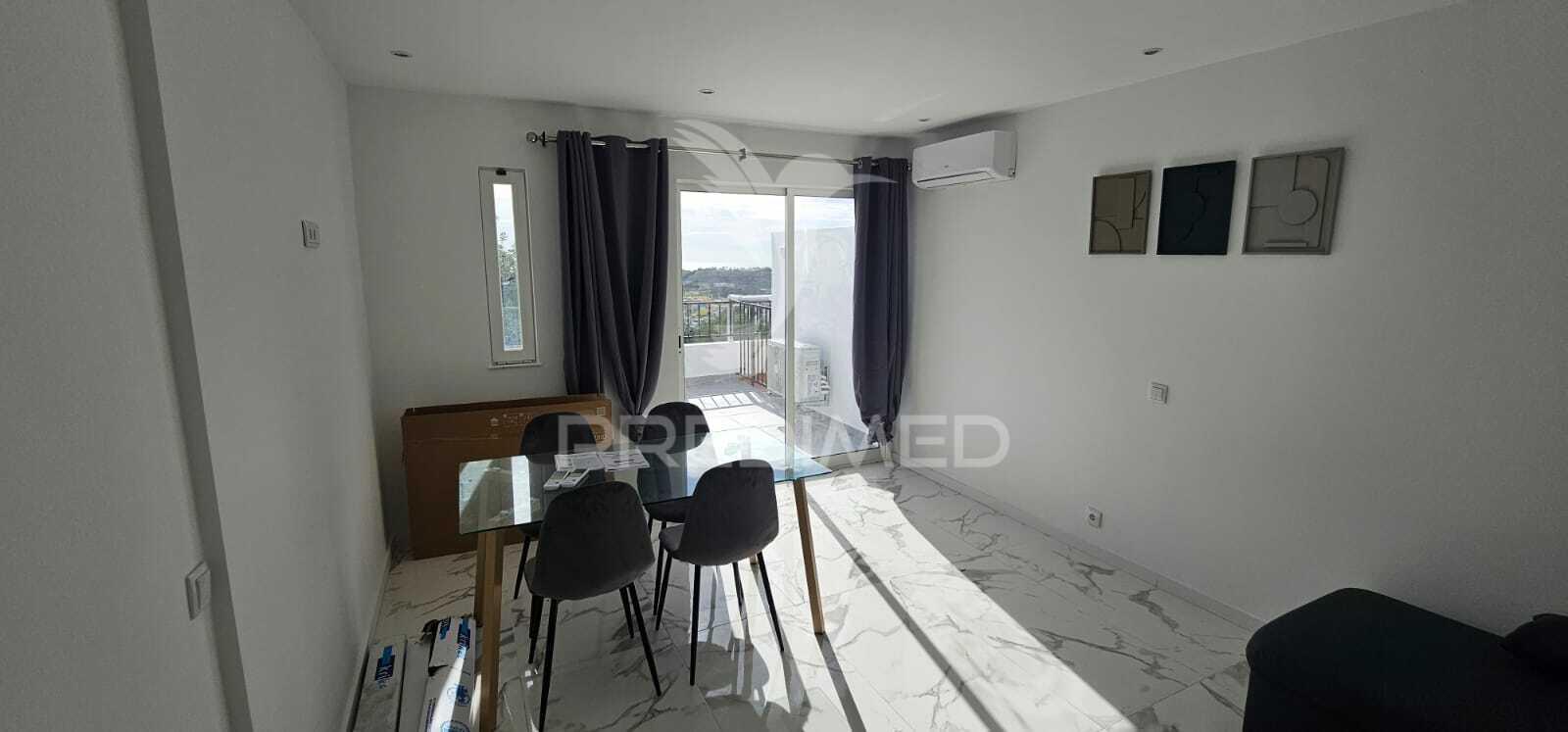 Apartamento t0+1 em condomínio com piscina e jardim