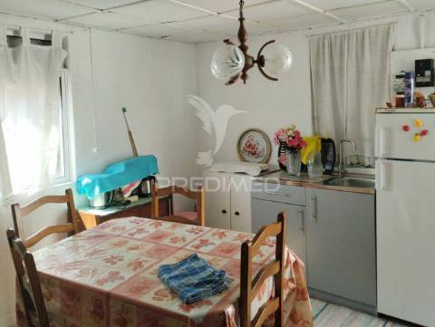 Moradia e terreno lugar do pinheiro / loureiro